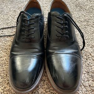 Men’s dress shoe size 10.5.